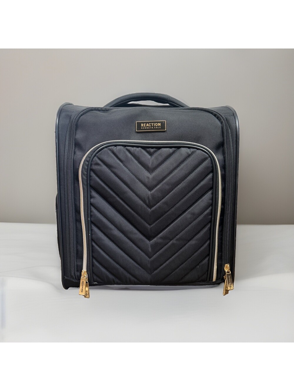Kenneth Cole Reaction 17" Softside Chevron 4-Wheel  Carry-On Understater Black